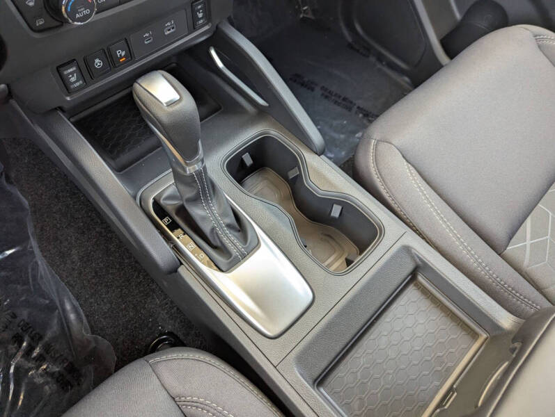 2025 Nissan Frontier SV