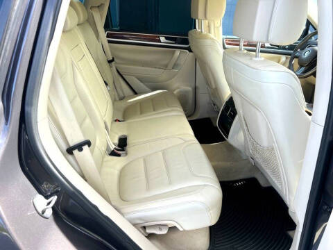 2011 Volkswagen Touareg Hybrid