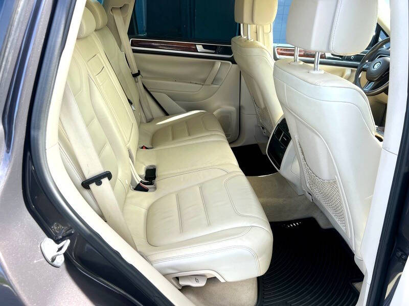 2011 Volkswagen Touareg Hybrid