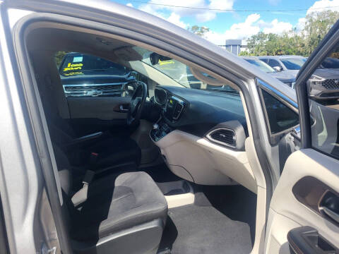 2017 Chrysler Pacifica Touring