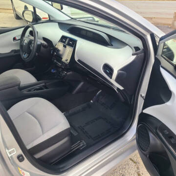 2020 Toyota Prius LE