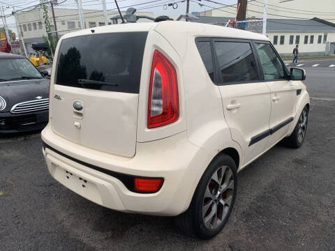 2013 Kia Soul +