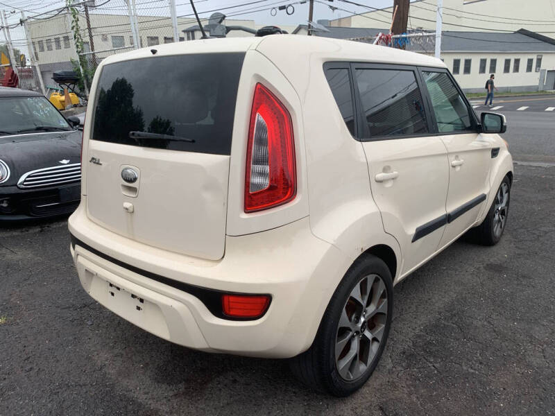 2013 Kia Soul +