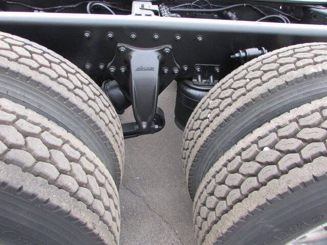2017 Freightliner M2 106