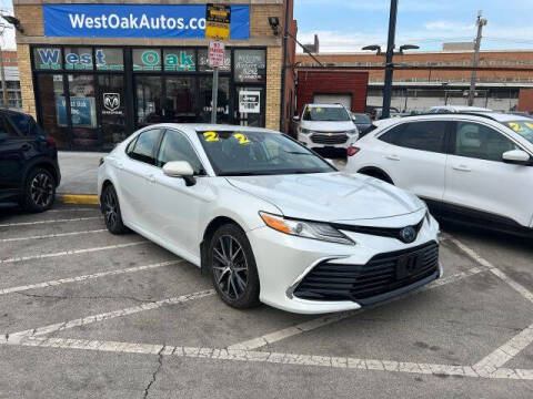 2022 Toyota Camry Hybrid for sale at West Oak in Chicago IL