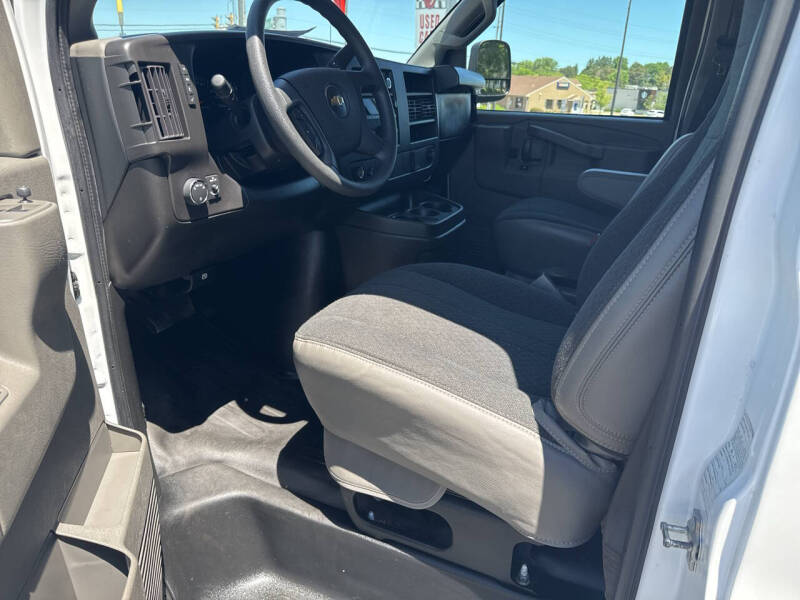 2024 Chevrolet Express 2500