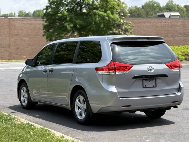 2012 Toyota Sienna Base 7-Passenger