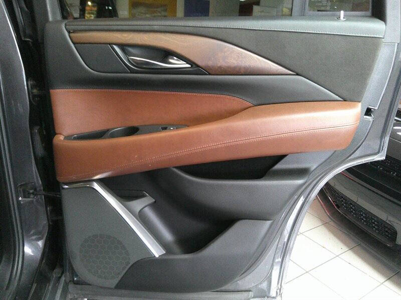 2018 Cadillac Escalade Luxury