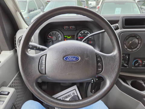 2012 Ford E-Series E-350 SD XLT