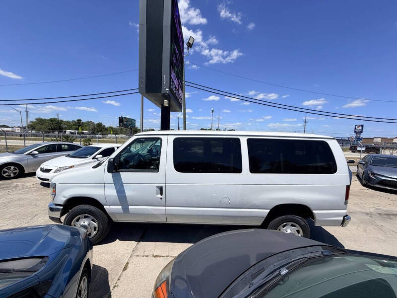 2011 Ford E-Series E-350 SD XLT
