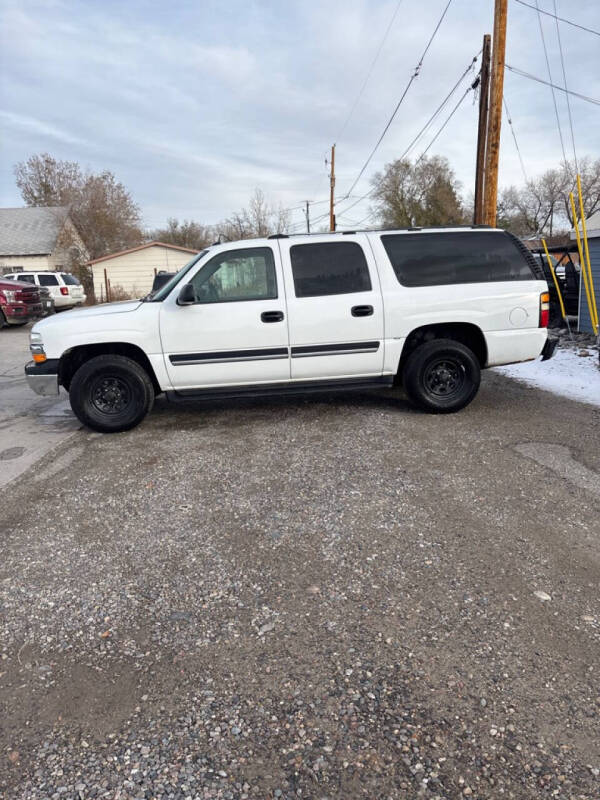 2005 Chevrolet Suburban LS photo 4