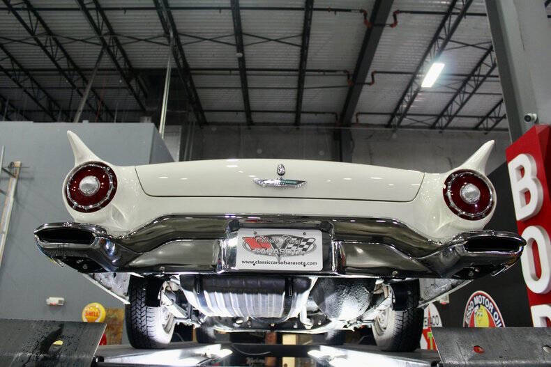 1957 Ford Thunderbird