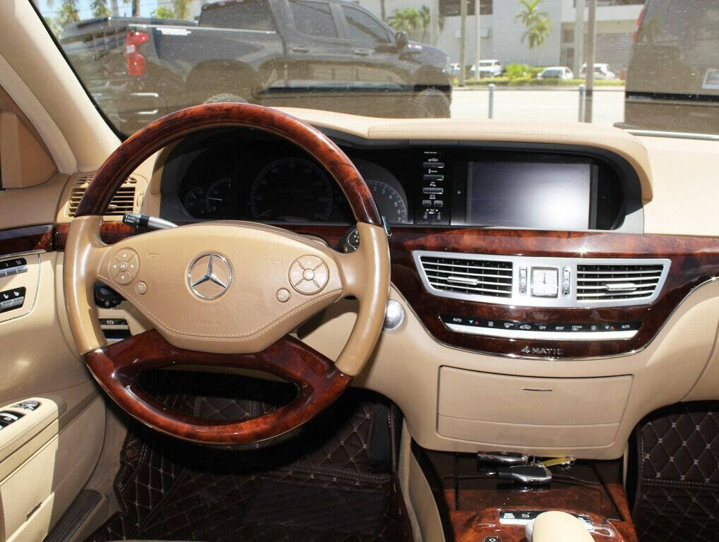 2013 Mercedes-Benz S-Class  - $21,995