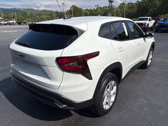 2024 Chevrolet Trax LS