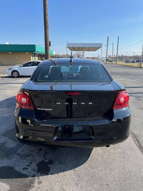 2014 Dodge Avenger SE photo 4