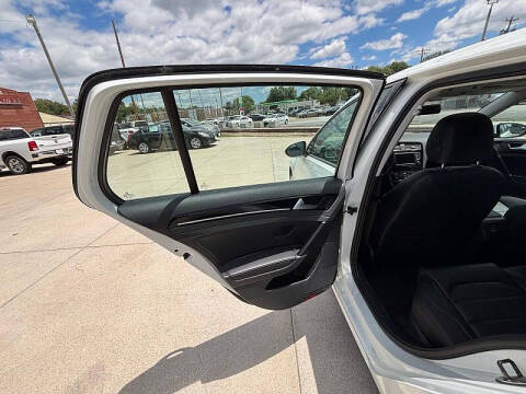 2017 Volkswagen Golf