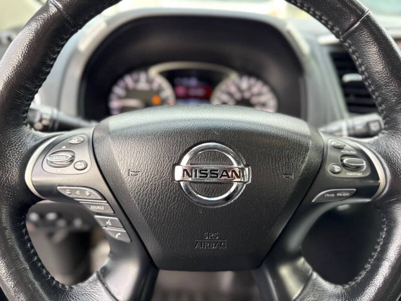 2019 Nissan Pathfinder SL