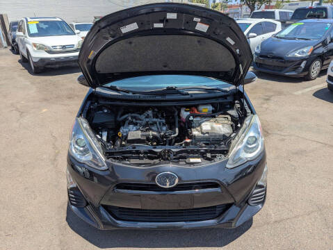 2016 Toyota Prius c Two
