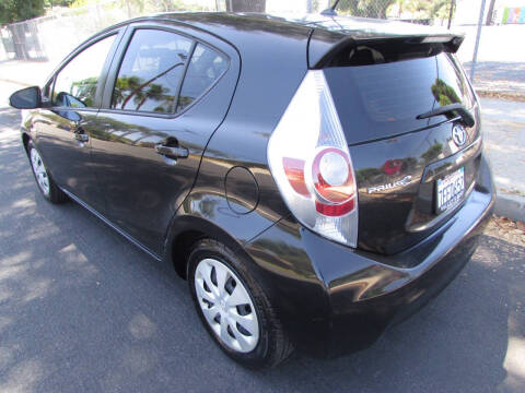 2014 Toyota Prius c Two