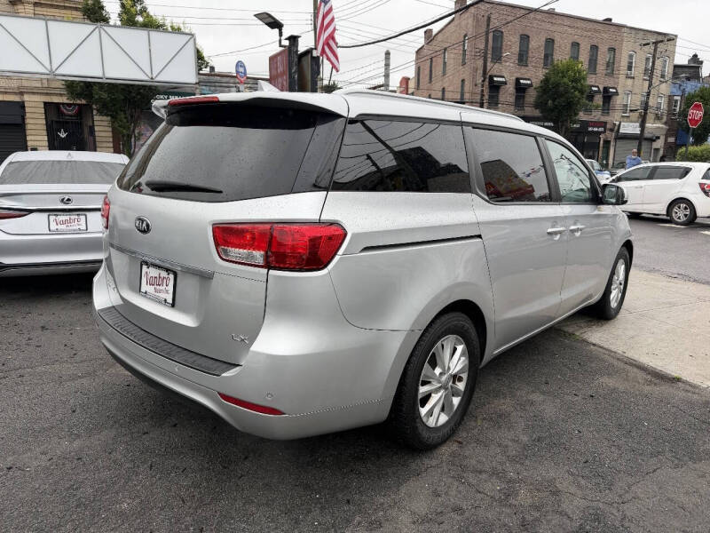 2017 Kia Sedona LX