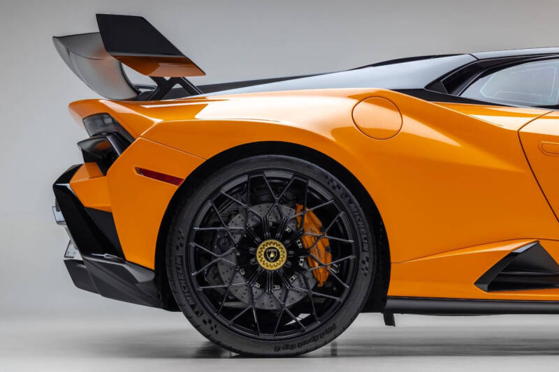 2023 Lamborghini Huracan STO