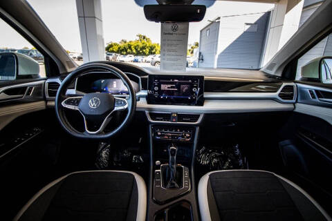 2025 Volkswagen Taos SE