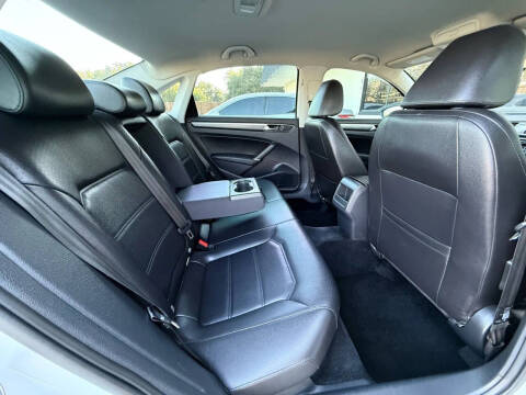 2017 Volkswagen Passat 1.8T R-Line