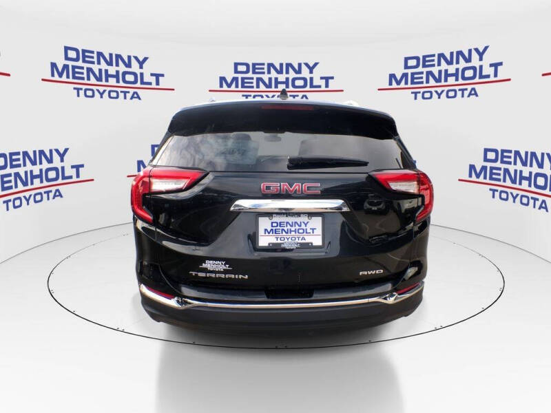 2024 GMC Terrain SLT