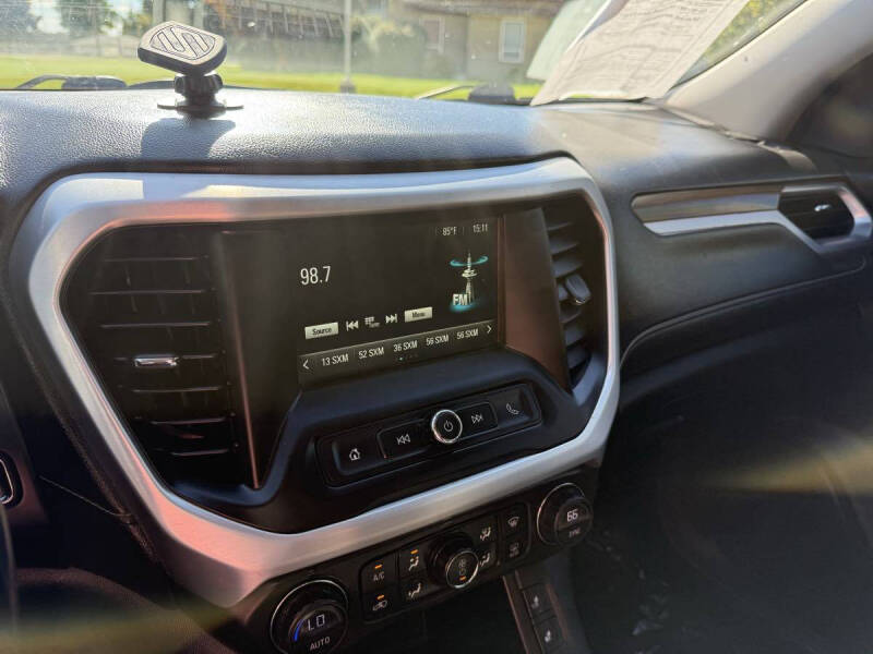 2017 GMC Acadia SLE-2