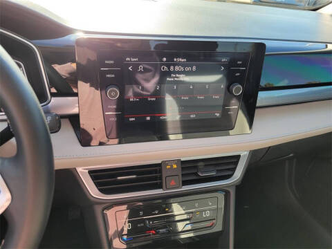 2025 Volkswagen Taos SEL 4Motion