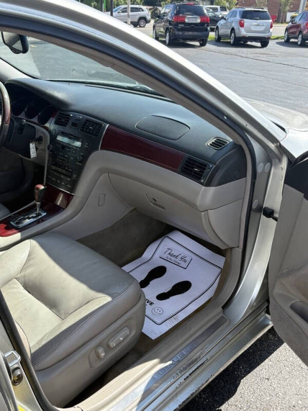 2004 Lexus ES 330
