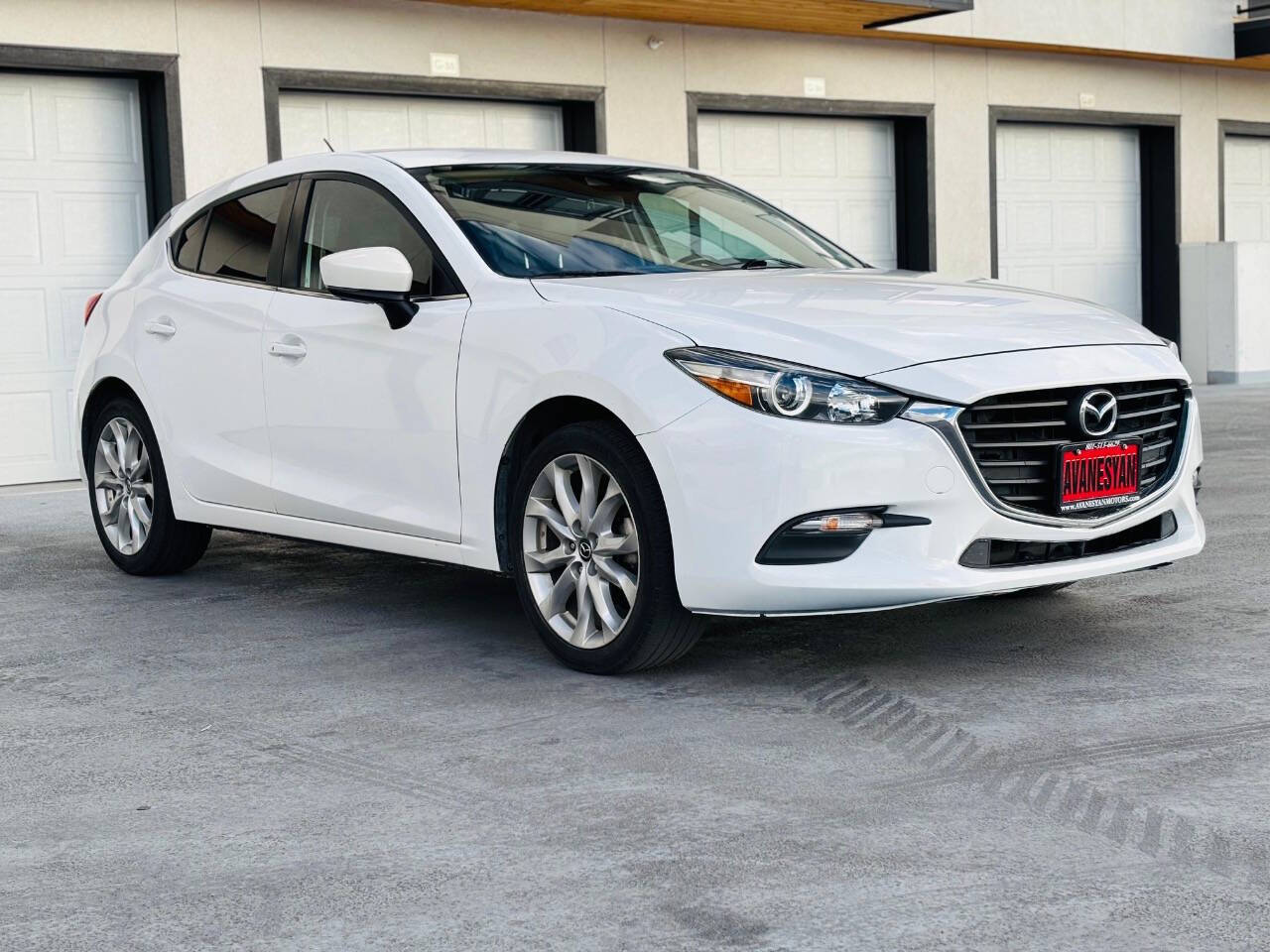 White 2017 Mazda Mazda3 Touring Touring 4dr Hatchback 6A 1