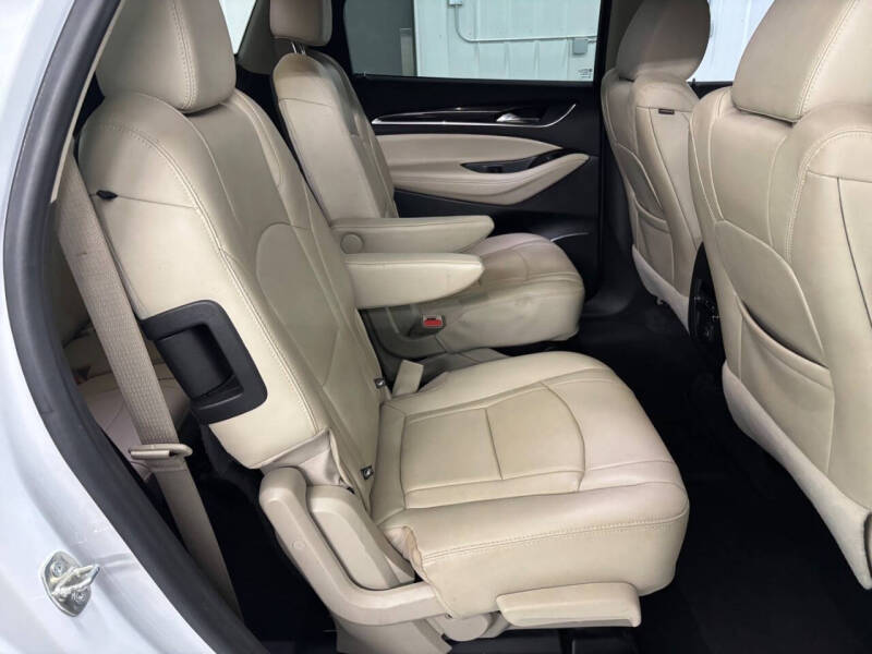 2020 Buick Enclave Essence