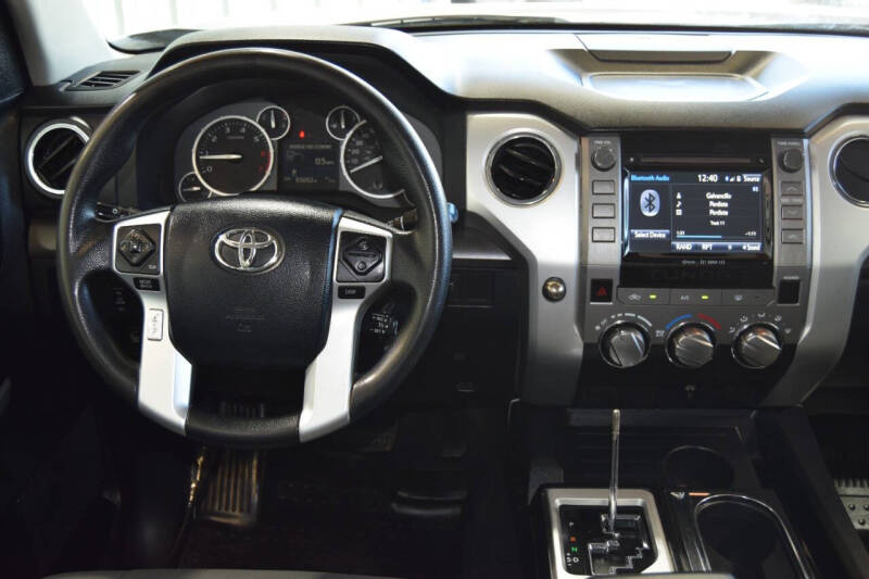 2017 Toyota Tundra SR5 photo 24