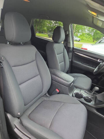 2012 Kia Sorento LX