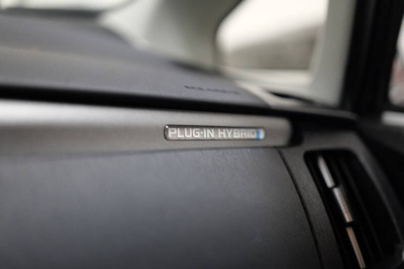 2013 Toyota Prius Plug-in Hybrid Advanced