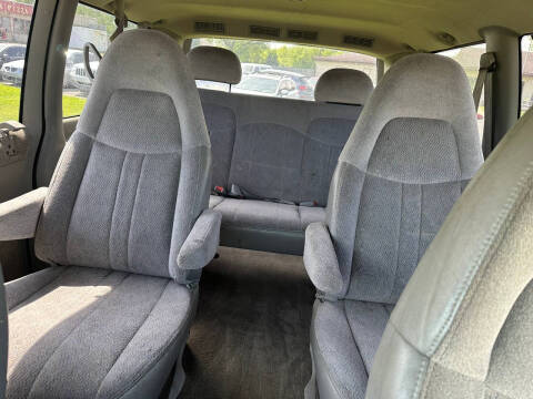 2000 Chevrolet Astro LS
