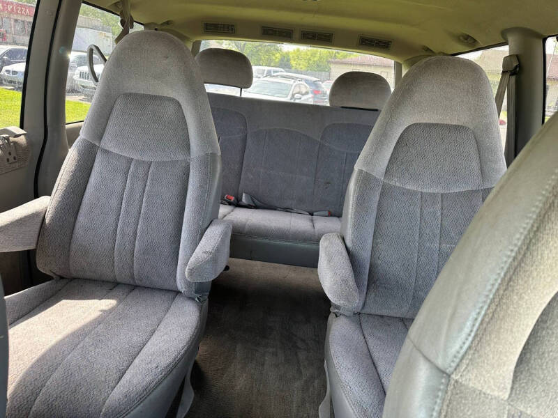 2000 Chevrolet Astro LS