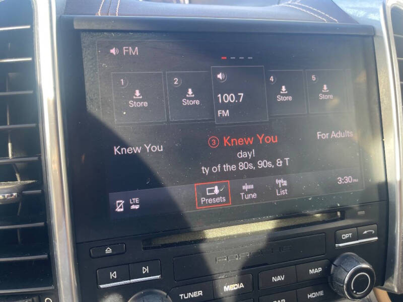 2018 Porsche Cayenne Platinum Edition