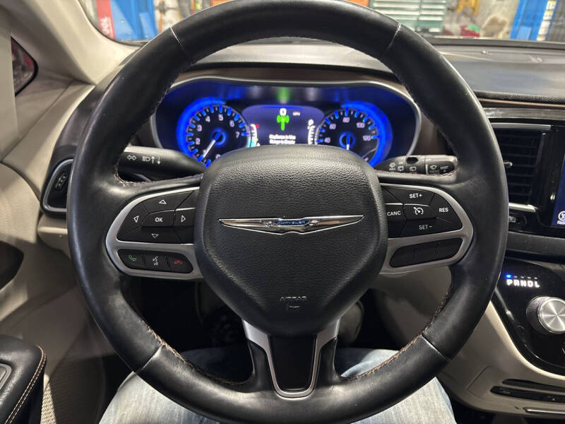 2017 Chrysler Pacifica Touring-L Plus