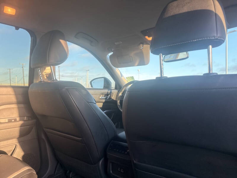 2022 Nissan Pathfinder SL