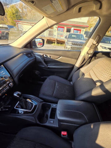 2017 Nissan Rogue SV