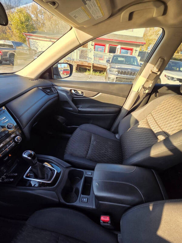 2017 Nissan Rogue SV