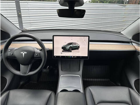 2025 Tesla Model Y Long Range
