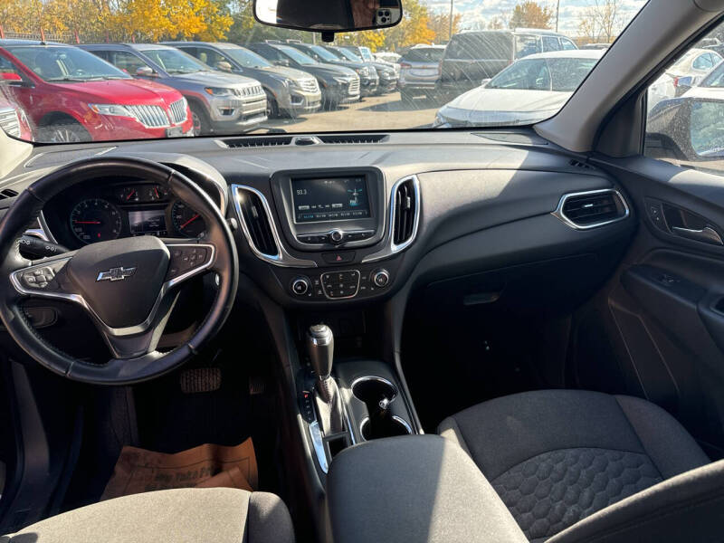 2018 Chevrolet Equinox LT photo 9