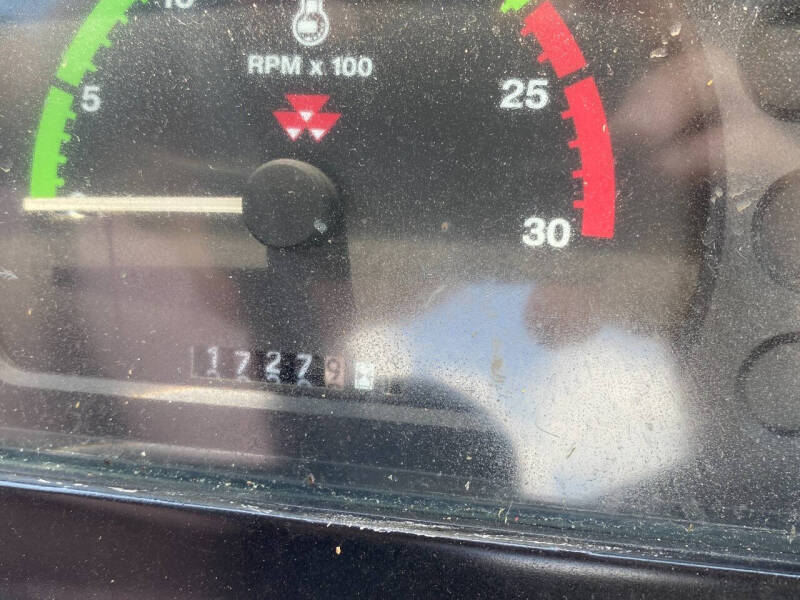 2010 Massey Ferguson 2605