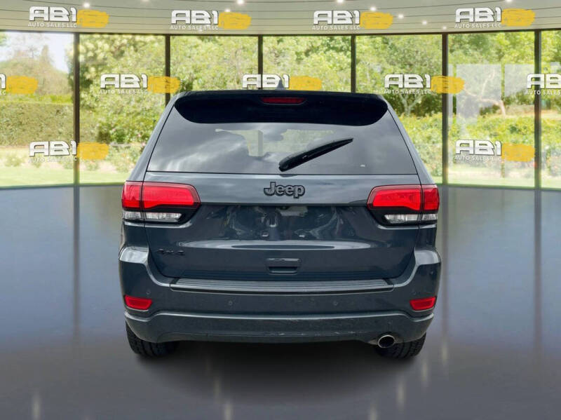 2018 Jeep Grand Cherokee Laredo