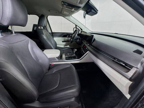 2023 Kia Carnival SX