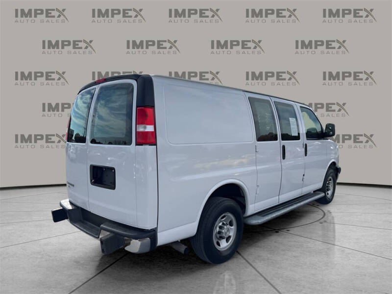 2023 Chevrolet Express 2500