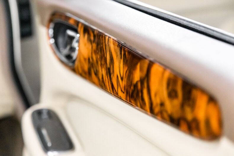 2006 Jaguar XJ-Series XJ8